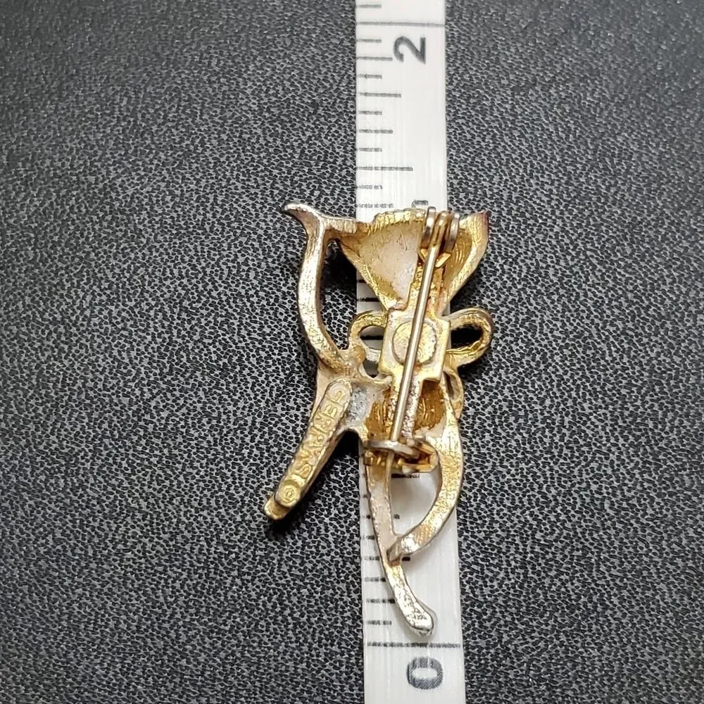Gerry's vintage gold tone kitty with bow brooch